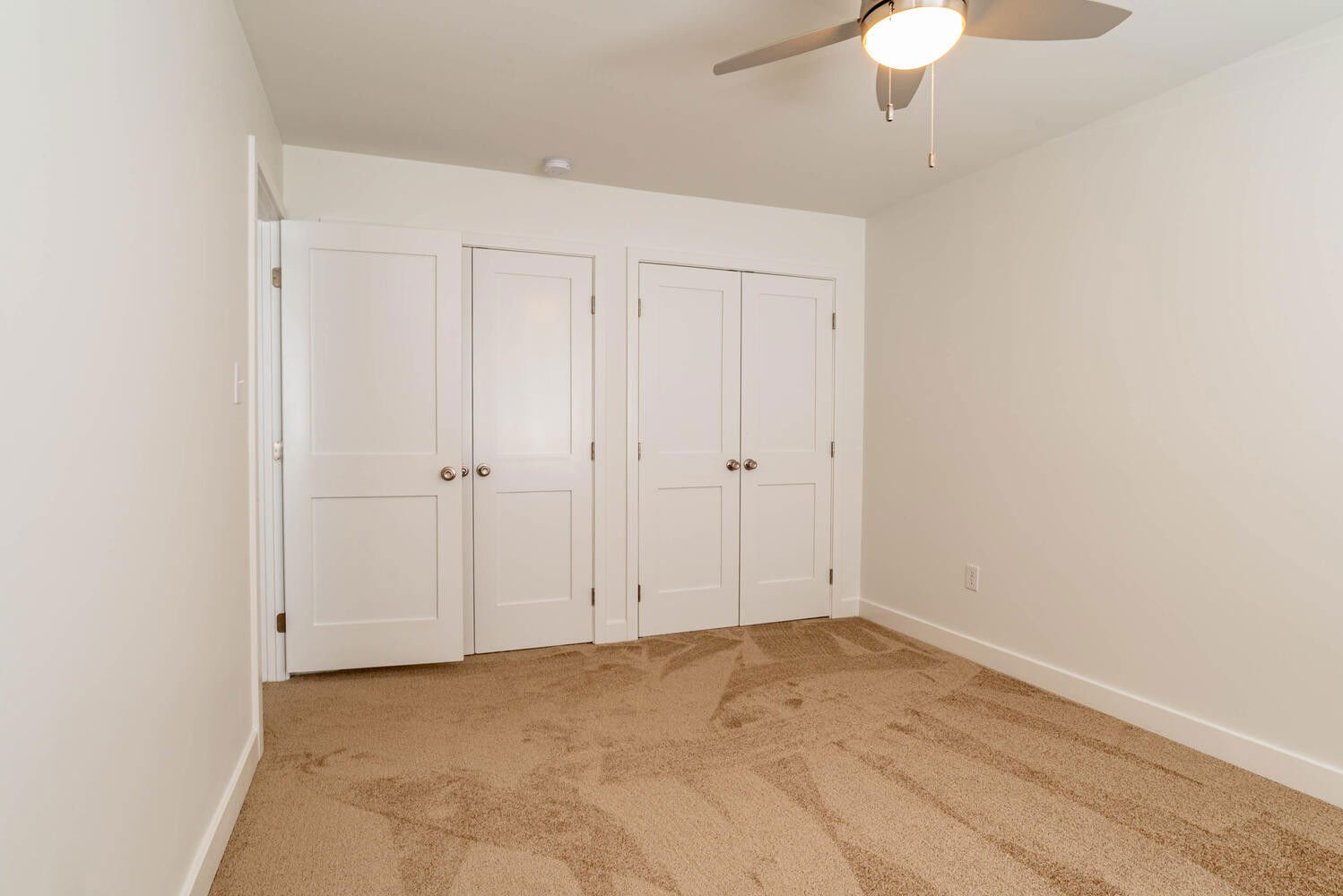 Interior view 9 of New Park