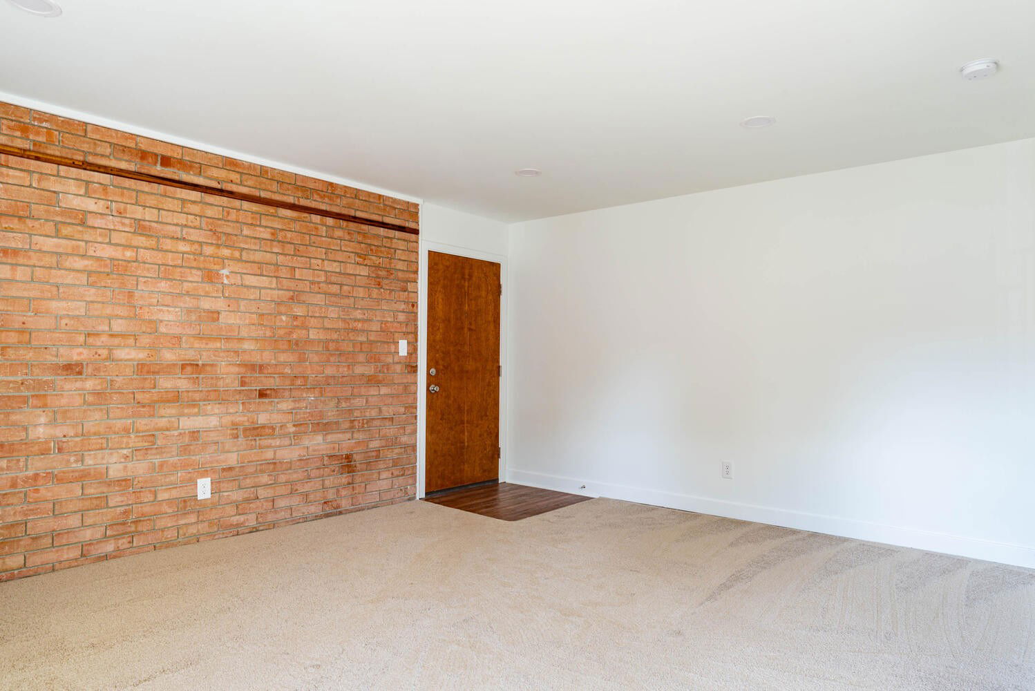 Interior view 10 of New Park