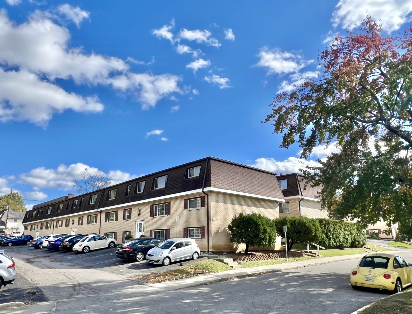 Exterior view 1 of Campus Walk Beau Trace