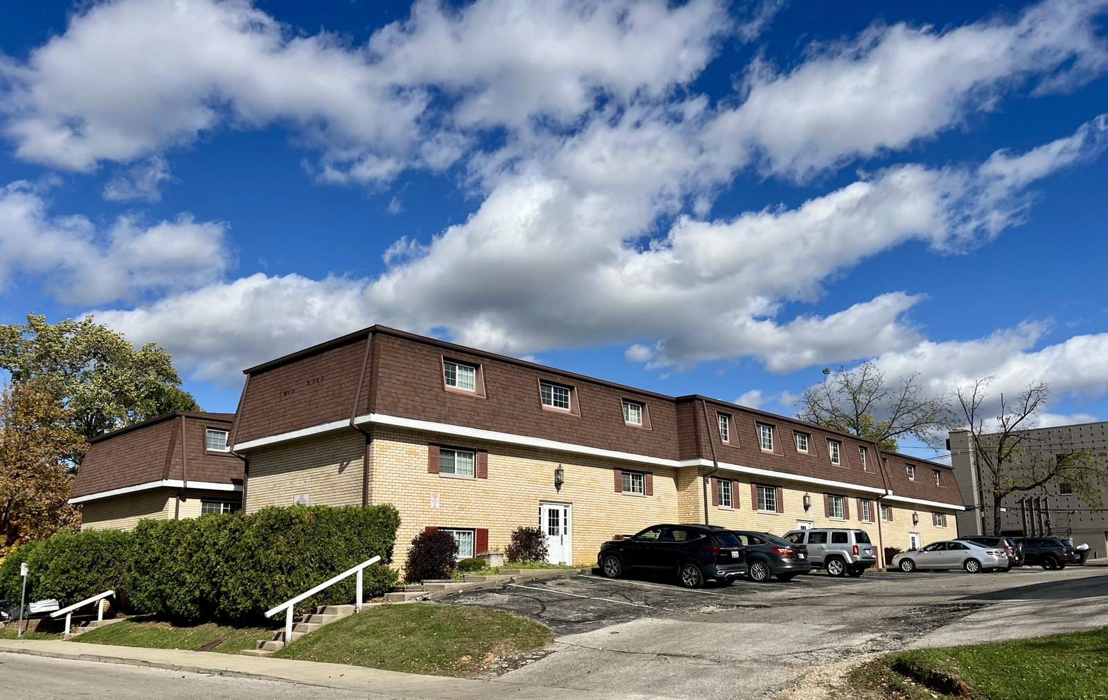 Exterior view 2 of Campus Walk Beau Trace